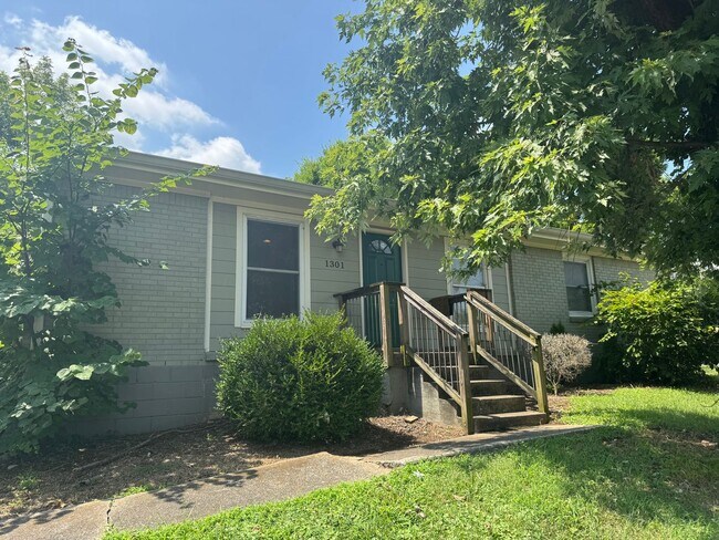 Building Photo - Great 3BR Home in the Heart of Nashville
