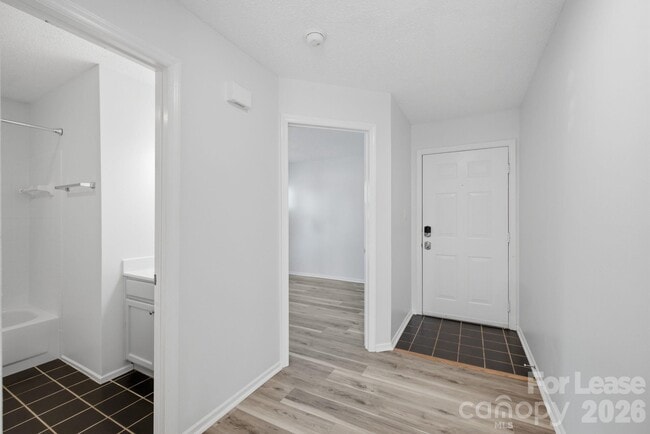 Building Photo - 18865 Vineyard Point Ln
