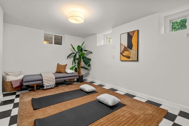 Building Photo - 30 Union St