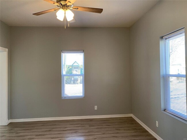 Living room - 1610 Maple St.