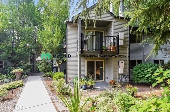 Building Photo - 9805 Avondale Rd NE