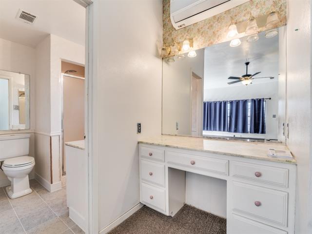 Building Photo - 722 Hawthorne Dr