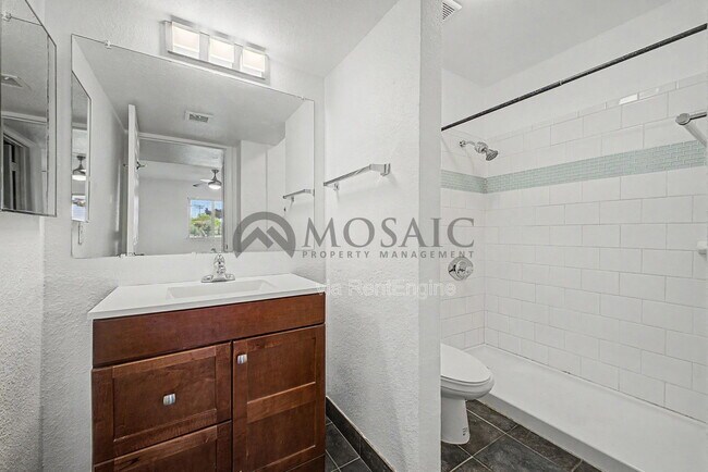 Building Photo - 4444 E Paradise Vlg Pkwy S