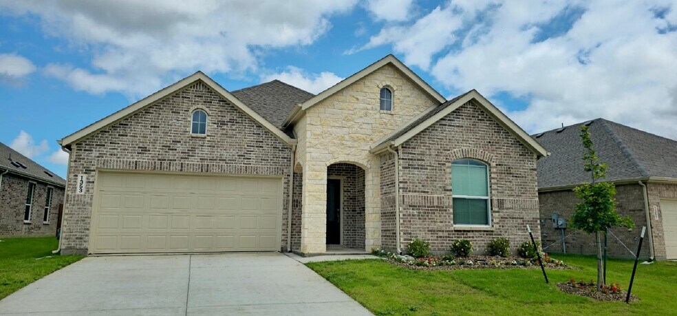 Front - 1353 Rockwell Dr