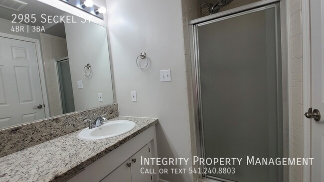 Building Photo - 2985 Seckel St