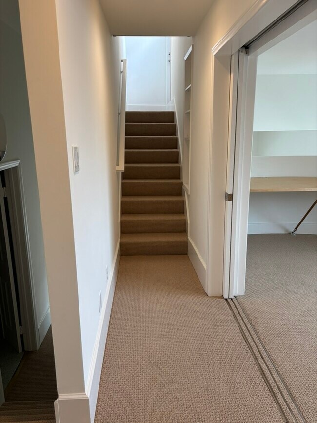 Building Photo - 12217 Rochester Ave