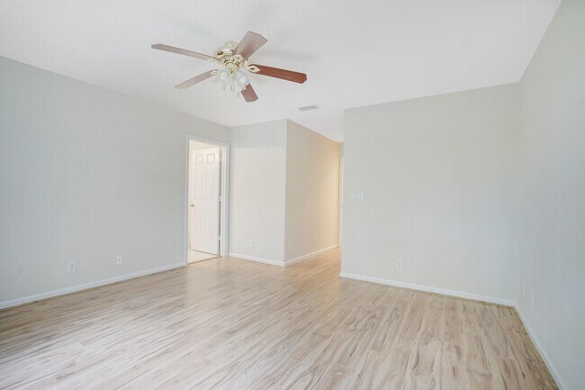 Building Photo - 785 Imperial Lake Rd