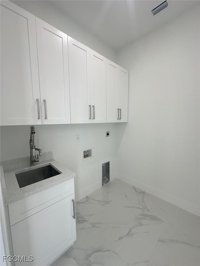 Building Photo - 1022 Candlelight Dr