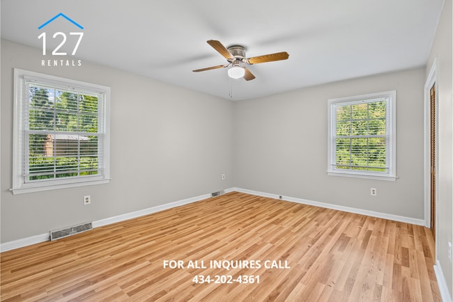Building Photo - Spacious 4-Bedroom Home with Dual Kitchens...