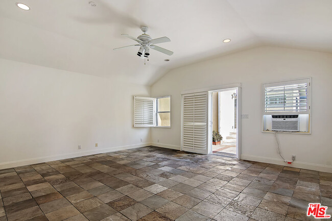 Building Photo - 13958 Peach Grove St