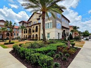 Building Photo - 2408 Lobelia Dr