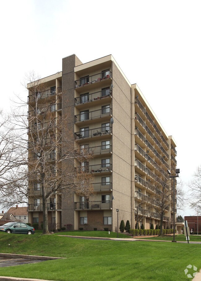 Villa Mercede Apartments 1331 W 70th St Cleveland OH 44102