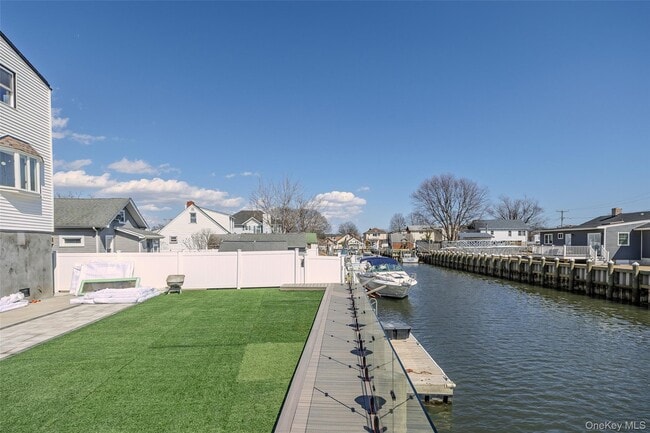 Building Photo - 33 Dock Dr