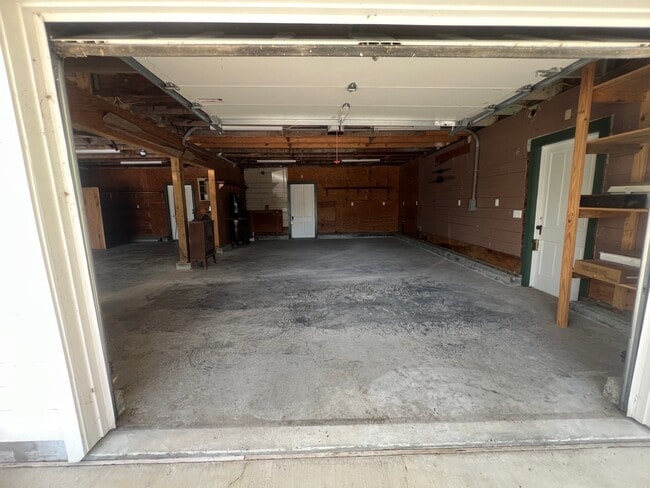 Building Photo - 618 Bayridge Rd