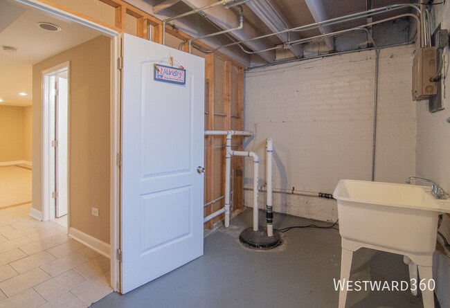 Building Photo - 12123 S Lafayette Ave