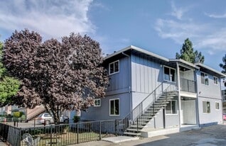 Building Photo - 832 Jeanne Ave