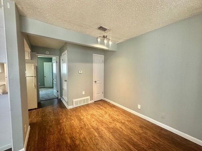 Building Photo - 1 BED 1 BATH IN AUSTIN TX!