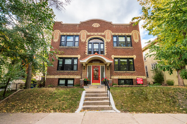 Primary Photo - Emerson Apartments