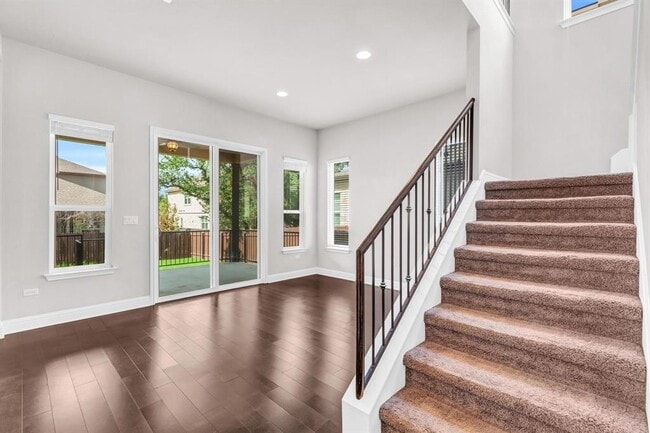 Building Photo - 6716 Vitruvius Dr