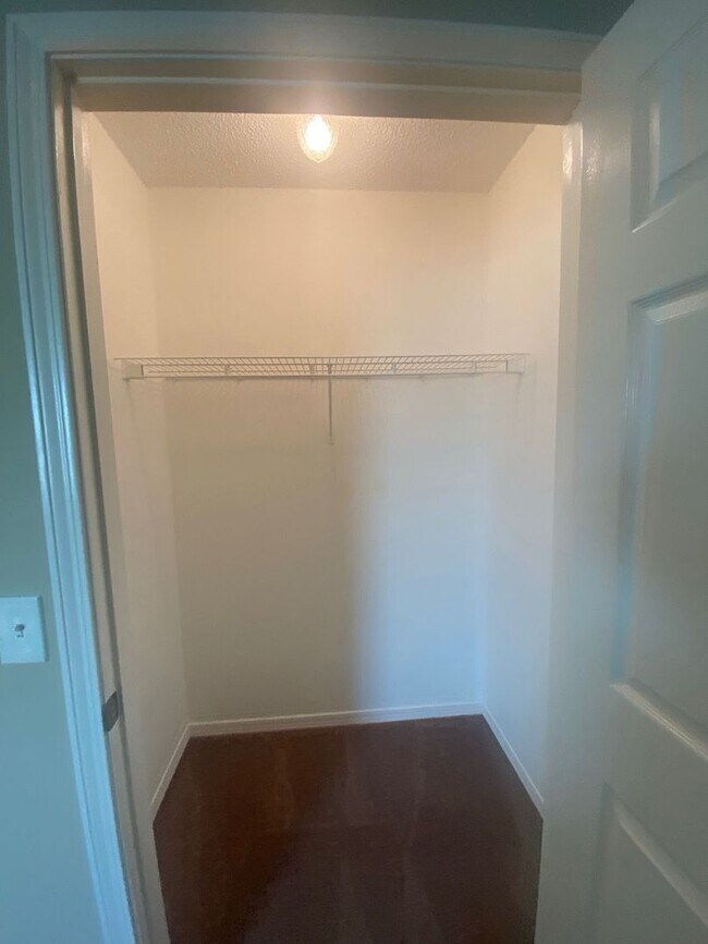 Building Photo - Beautiful 2 Story Home, Centrally Located in a Quiet Neighborhood! *1/2 OFF 1st Month's Rent!*