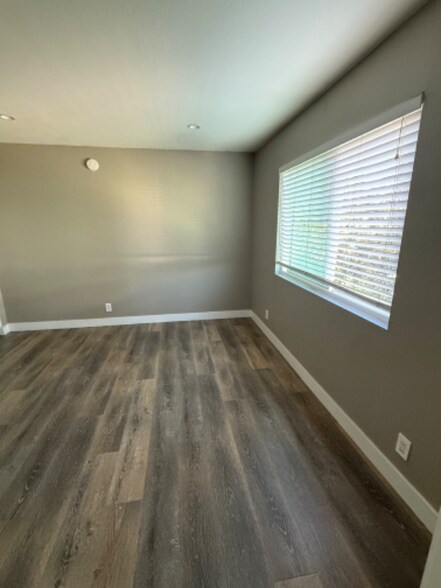 Building Photo - 11040 Hesby St