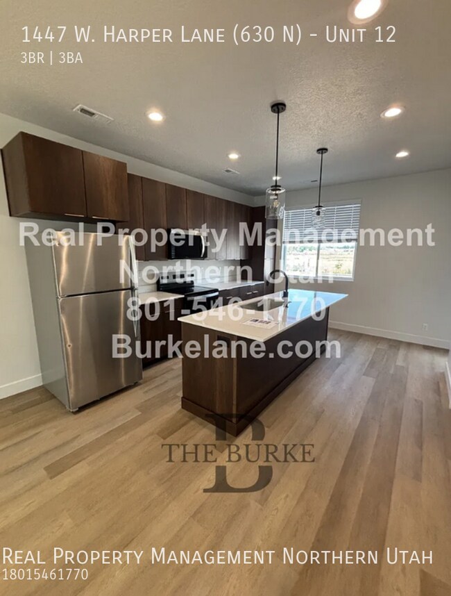 Building Photo - 1447 W Harper Ln