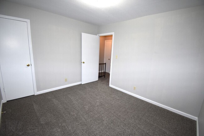 Building Photo - Northridge Drive-276