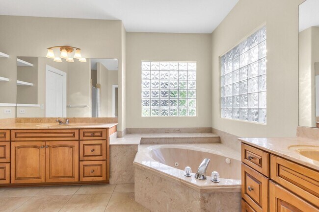 Building Photo - Available October 10th!- Bluewater Bay Bea...