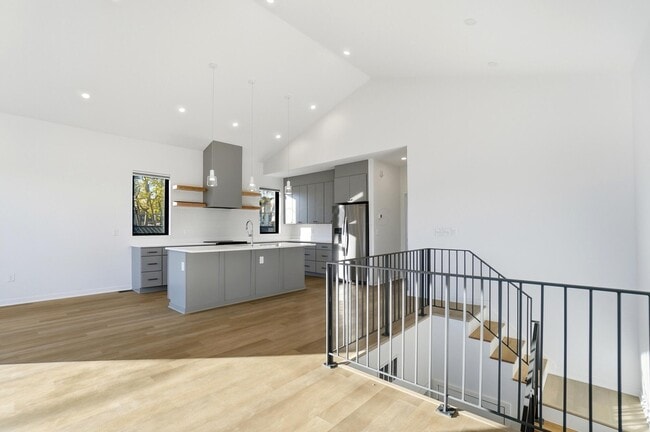 Building Photo - 33 N Blacksmith Ln