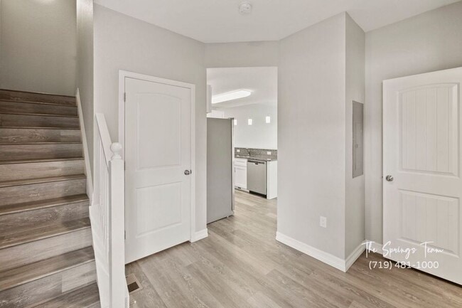 Building Photo - 756 Brambleberry Hts