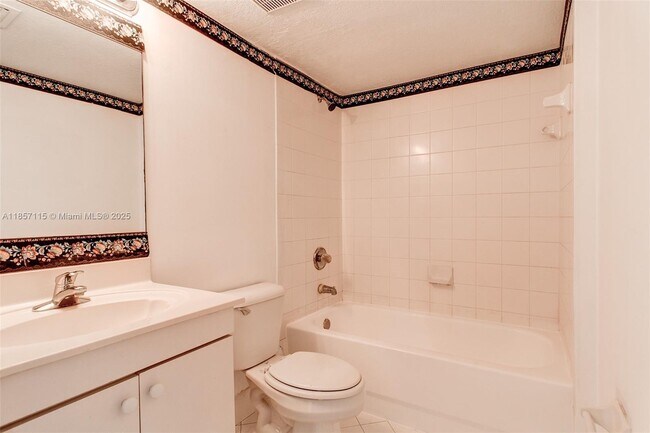 Building Photo - 970 NE 34th Ave