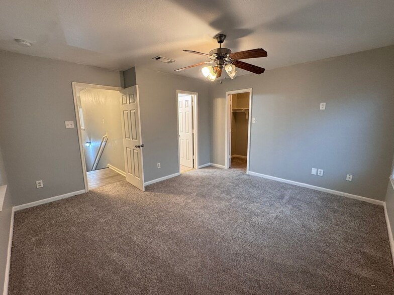 Building Photo - 6427 Waldron Dr