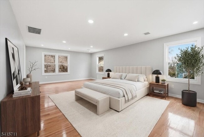 Building Photo - 17 Richter St