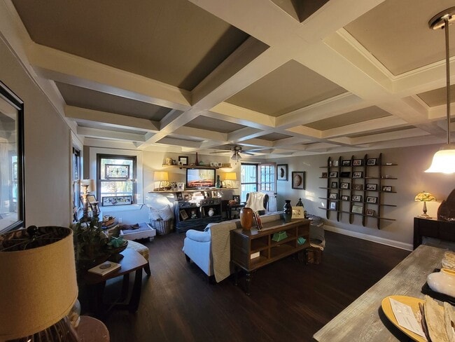 Building Photo - Spacious Two Story on Thunderbolt Marsh View