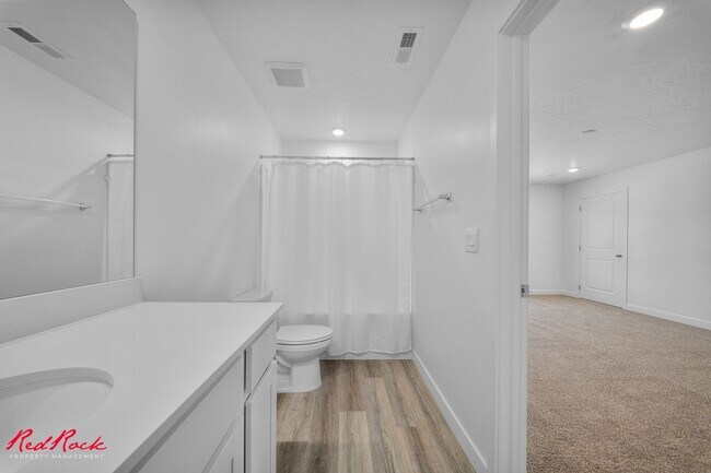 Building Photo - A Lovely 3 Bedroom Townhome with Amazing Amenities!