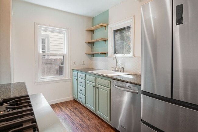 Building Photo - 343 E Royal Forest Blvd