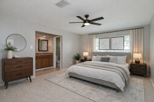 Building Photo - 10019 Overview Dr