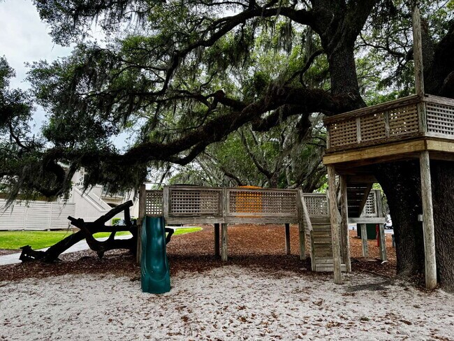 Building Photo - Furnished Moss Creek Golf Cottage