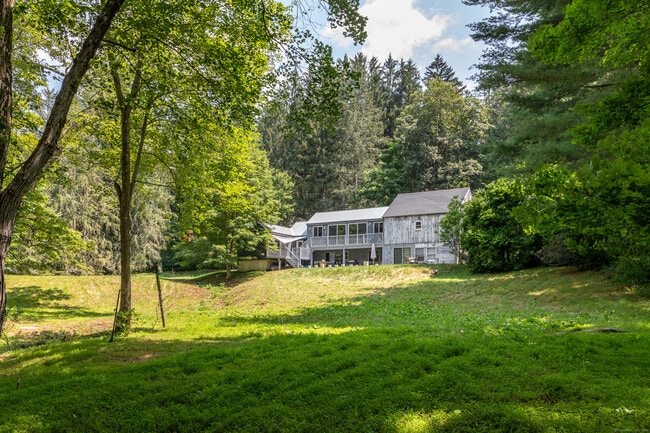 Building Photo - 359 Nettleton Hollow Rd