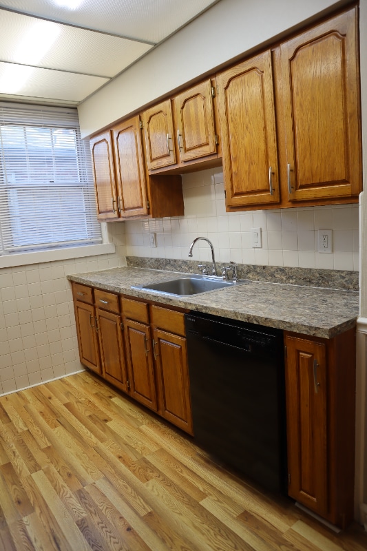 Building Photo - 7545 Wellington Way