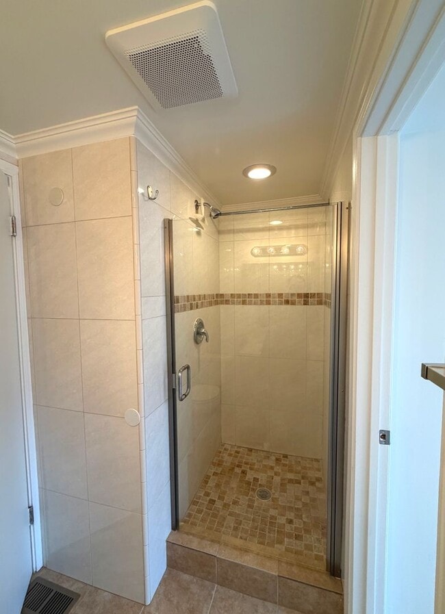 Building Photo - REMODELED LARGE 1600sf 4BR/2BA 3PK ?Miramonte Gardens AVAIL NOW