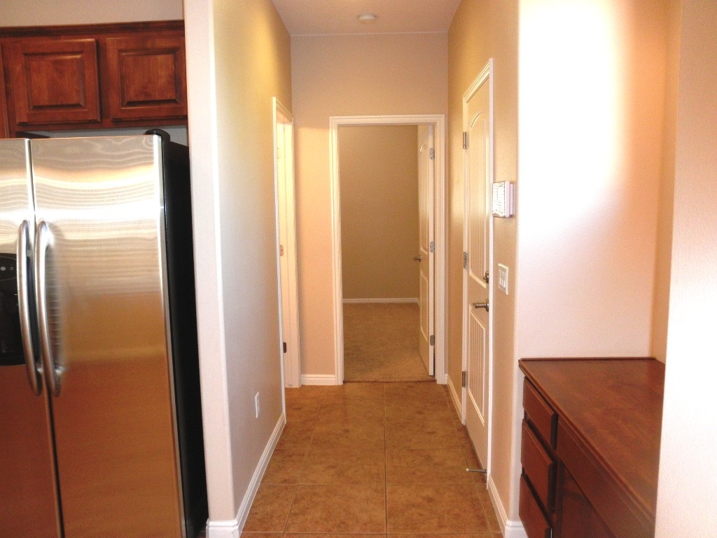 Building Photo - 1220 N Spring Valley Dr
