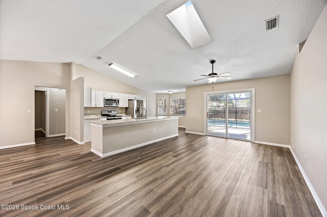 Building Photo - 6080 Chapman St