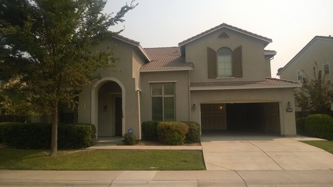Primary Photo - Excellent Elk Grove Location, Spacious 4 b...