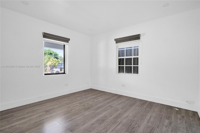 Building Photo - 14970 Leisure Dr