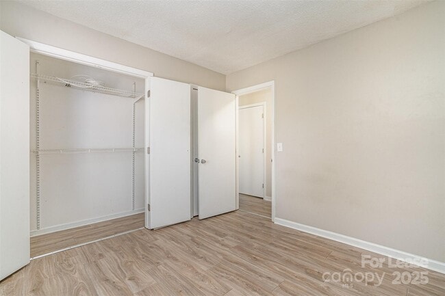 Building Photo - 6165 Meadow Rose Ln