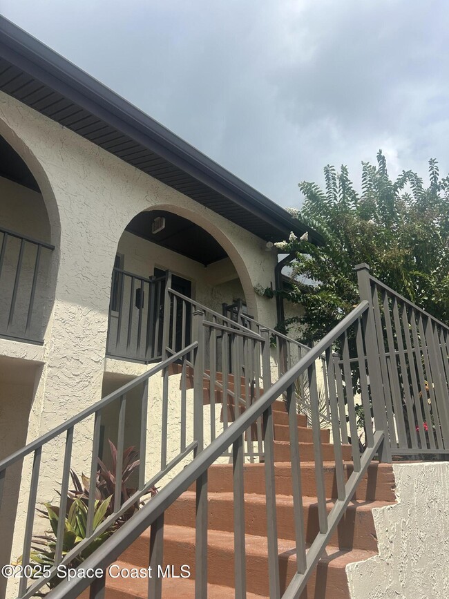 Building Photo - 1675 S Fiske Blvd