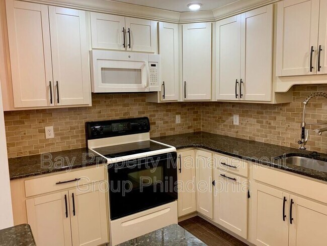 Building Photo - 2751 Pennsylvania Ave