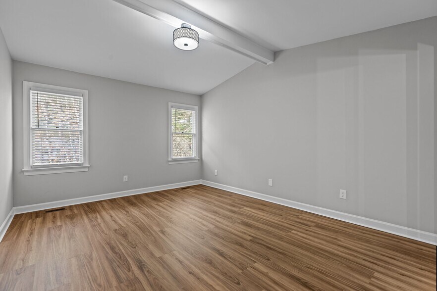 Building Photo - 5500 Fortunes Ridge Dr