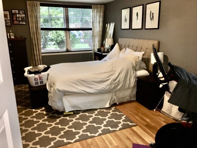 Building Photo - 245 Beacon St